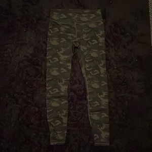 Fabletics camo leggings